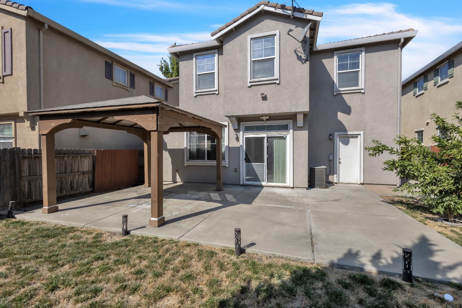 Detail Gallery Image 17 of 19 For 1722 Silvershire Dr, Stockton,  CA 95206 - 3 Beds | 2/1 Baths