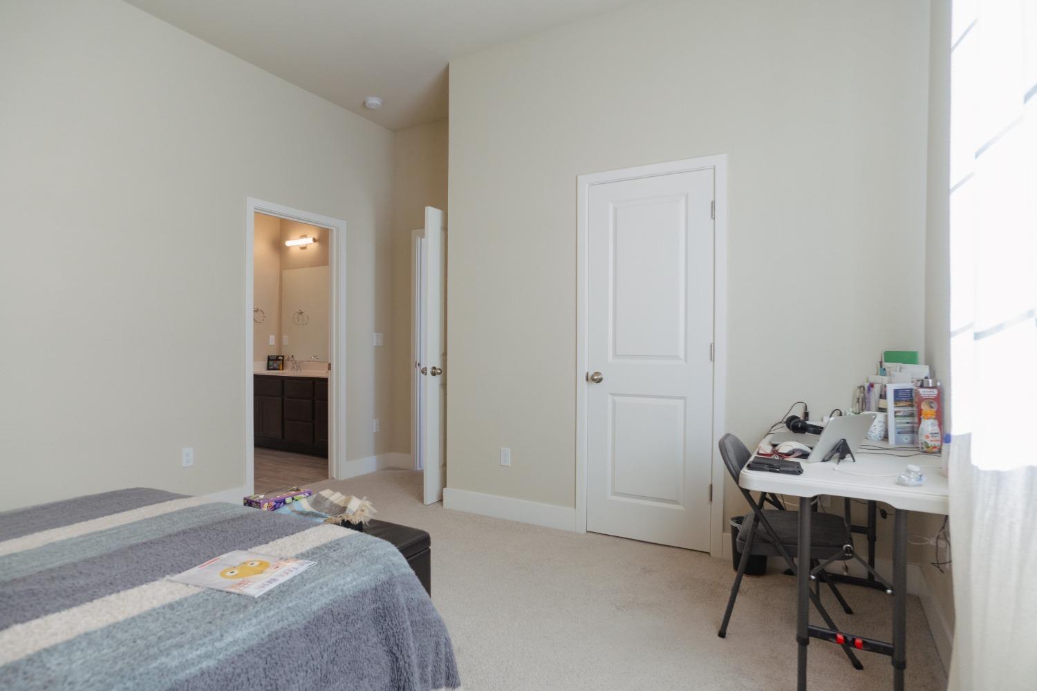 Detail Gallery Image 40 of 50 For 2374 Paramount Ln, Manteca,  CA 95337 - 3 Beds | 2/1 Baths