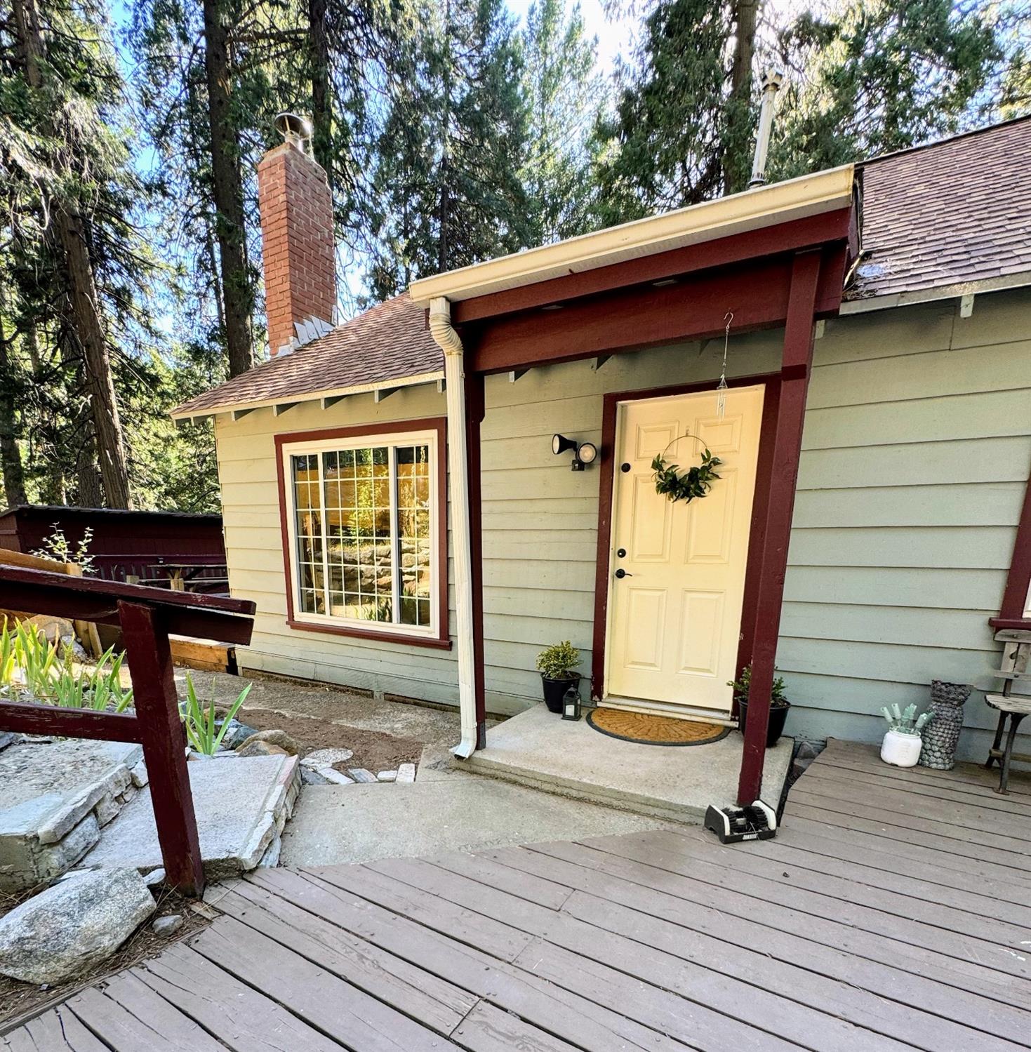 Detail Gallery Image 2 of 52 For 2972 Sunset Dr, Pollock Pines,  CA 95726 - 2 Beds | 1 Baths