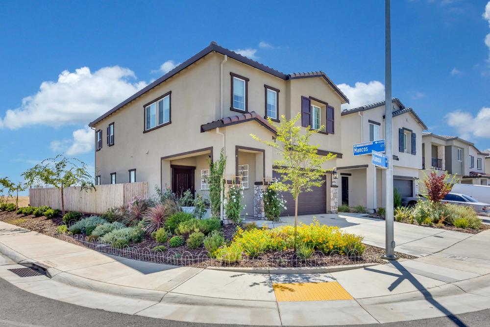 Detail Gallery Image 5 of 49 For 12162 Alamosa Dr, Rancho Cordova,  CA 95742 - 3 Beds | 2/1 Baths