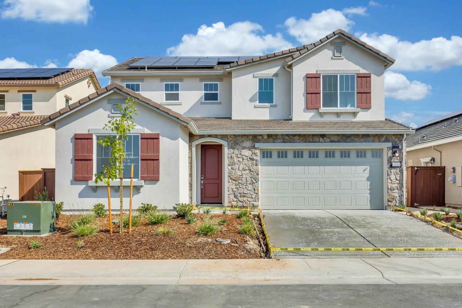 Detail Gallery Image 1 of 1 For 4268 Crescent Way, Folsom,  CA 95630 - 4 Beds | 3/1 Baths