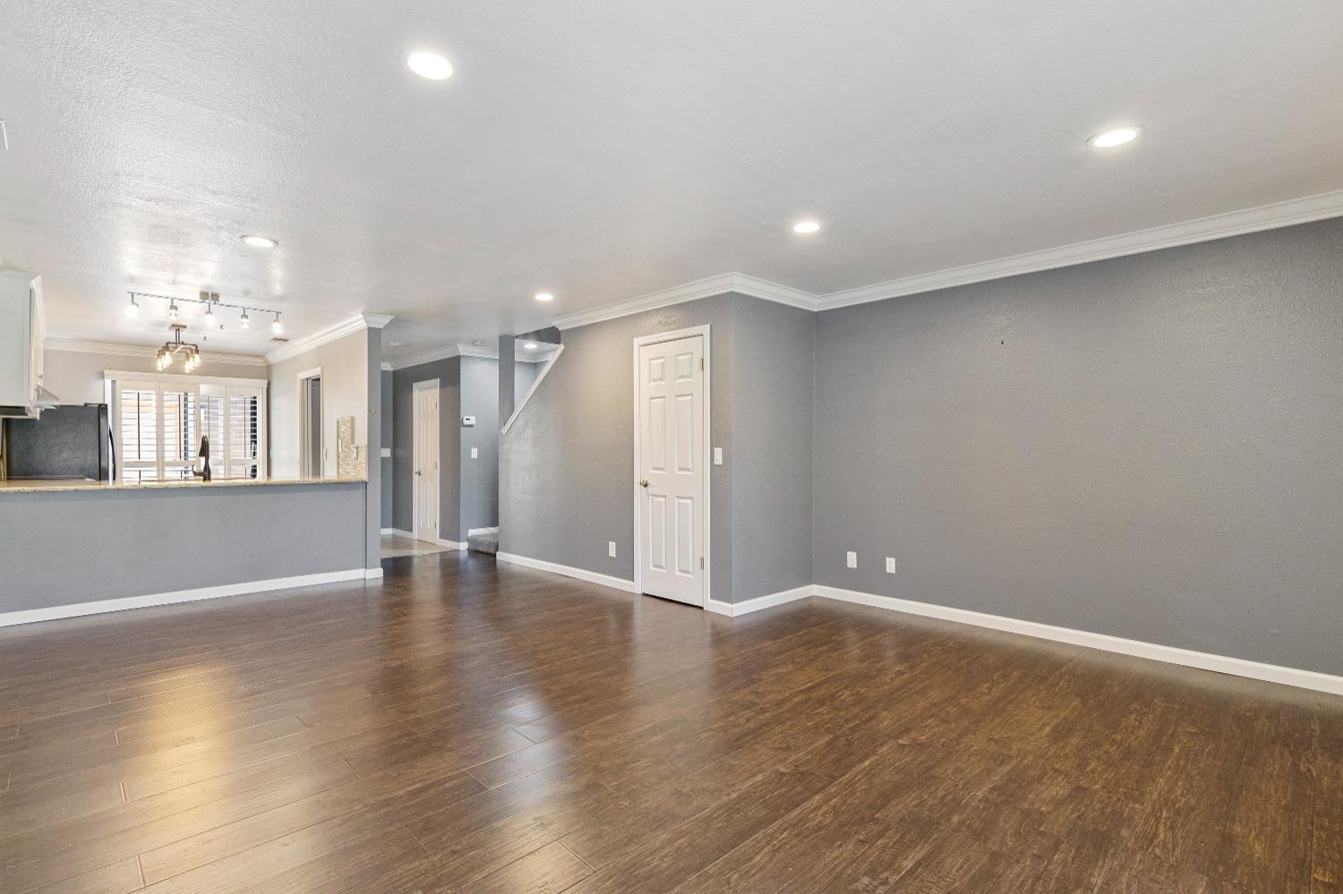 Detail Gallery Image 10 of 29 For 4929 Grouse Run Dr, Stockton,  CA 95207 - 2 Beds | 2/1 Baths