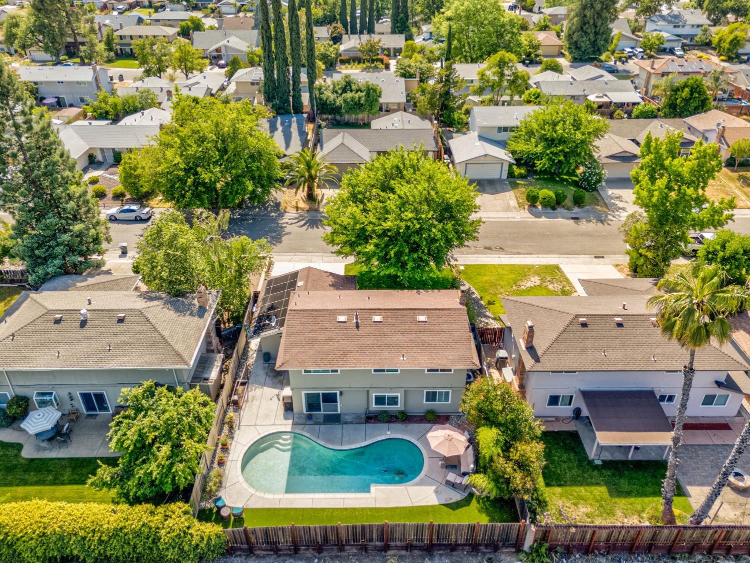 Detail Gallery Image 58 of 65 For 4700 Pedersen Way, Carmichael,  CA 95608 - 4 Beds | 2/1 Baths