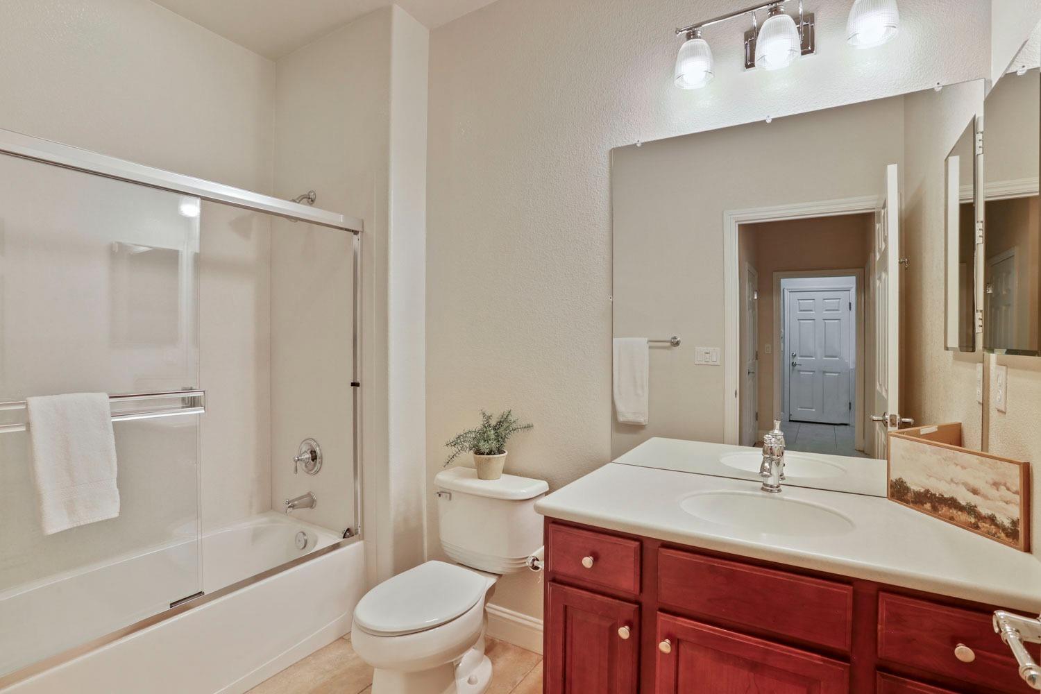 Detail Gallery Image 26 of 66 For 1212 Birchbrook Ct, Manteca,  CA 95336 - 2 Beds | 2 Baths