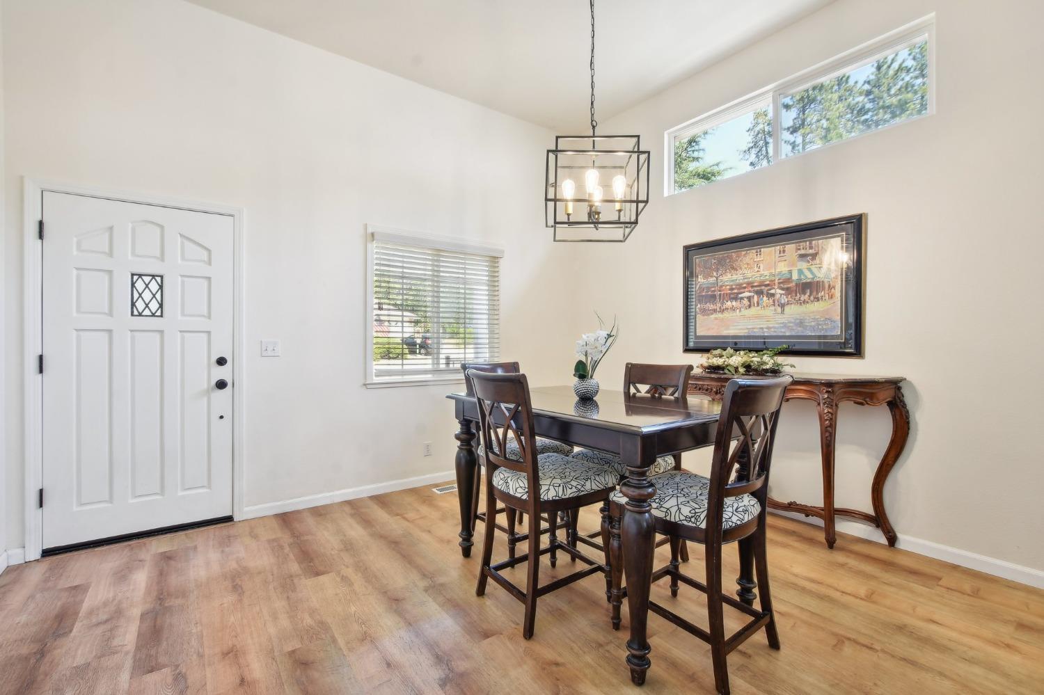 Detail Gallery Image 6 of 24 For 360 Vistamont Dr, Grass Valley,  CA 95945 - 2 Beds | 2/1 Baths