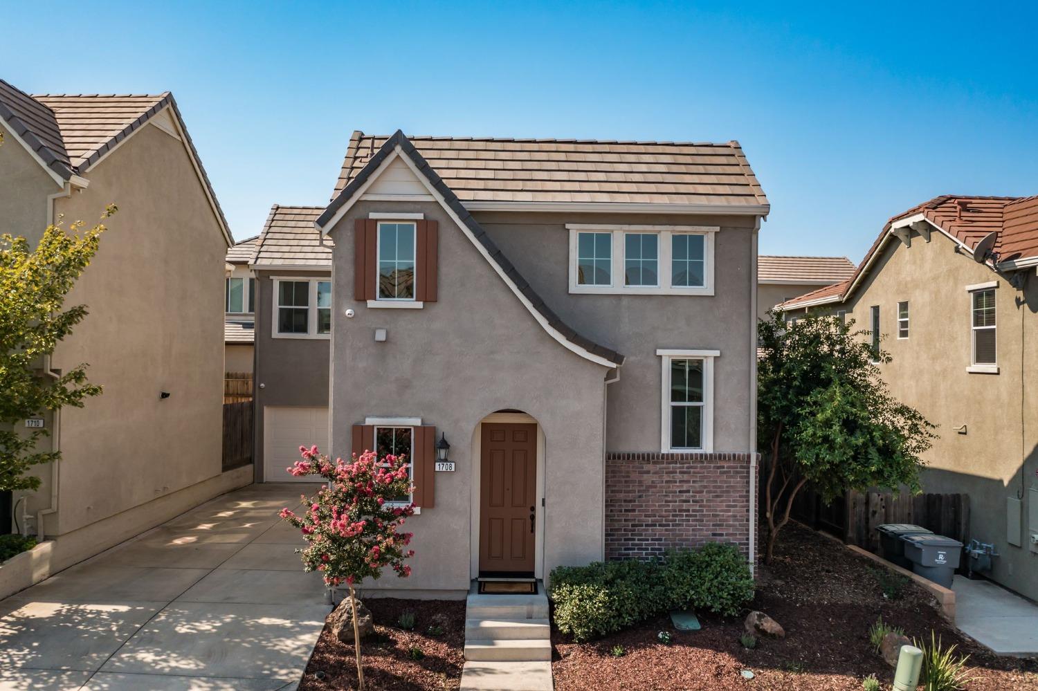 Detail Gallery Image 1 of 1 For 1708 Brodea Ln, Rocklin,  CA 95765 - 3 Beds | 2/1 Baths