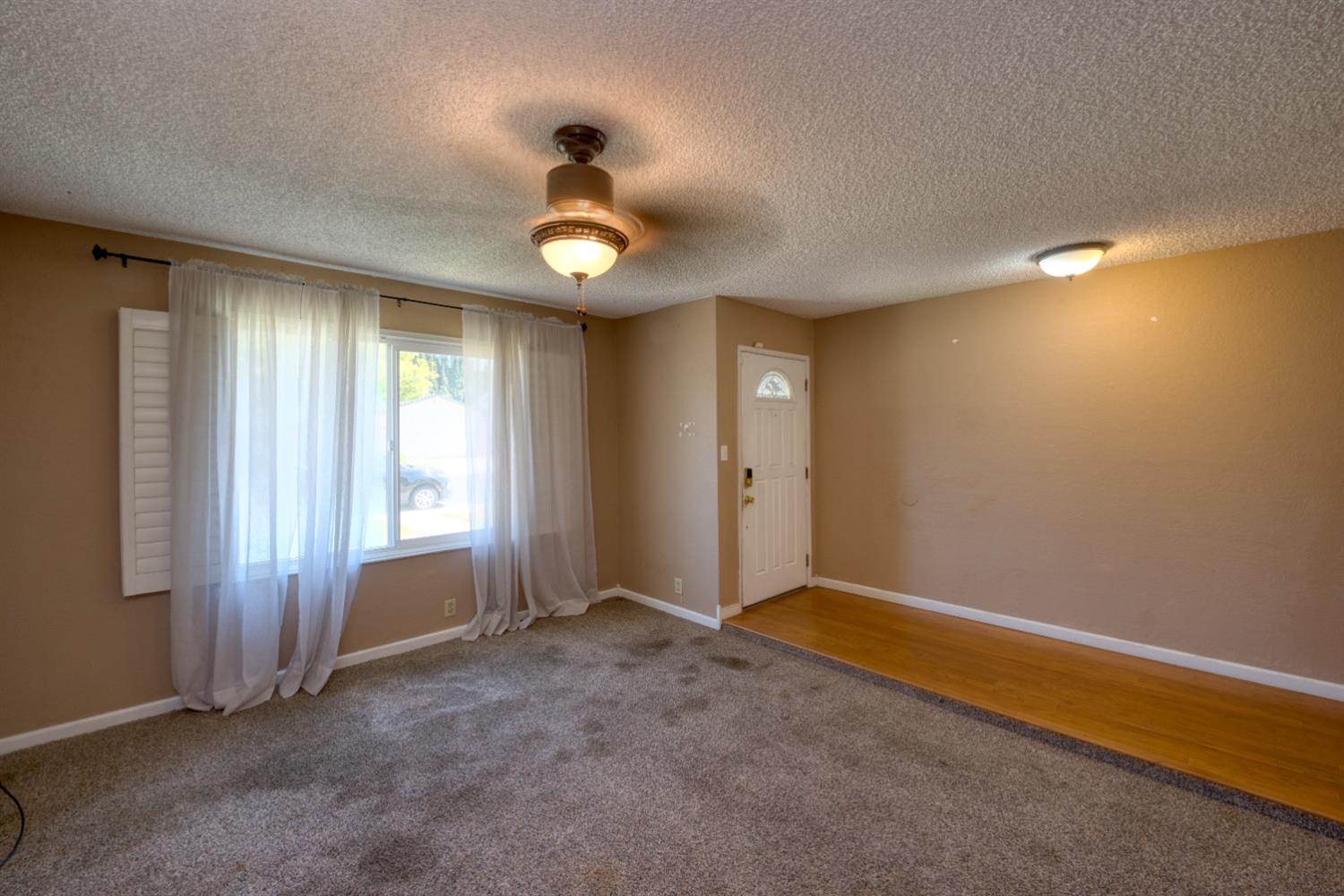 Detail Gallery Image 13 of 37 For 871 Siskiyou Ln, Manteca,  CA 95336 - 4 Beds | 2 Baths