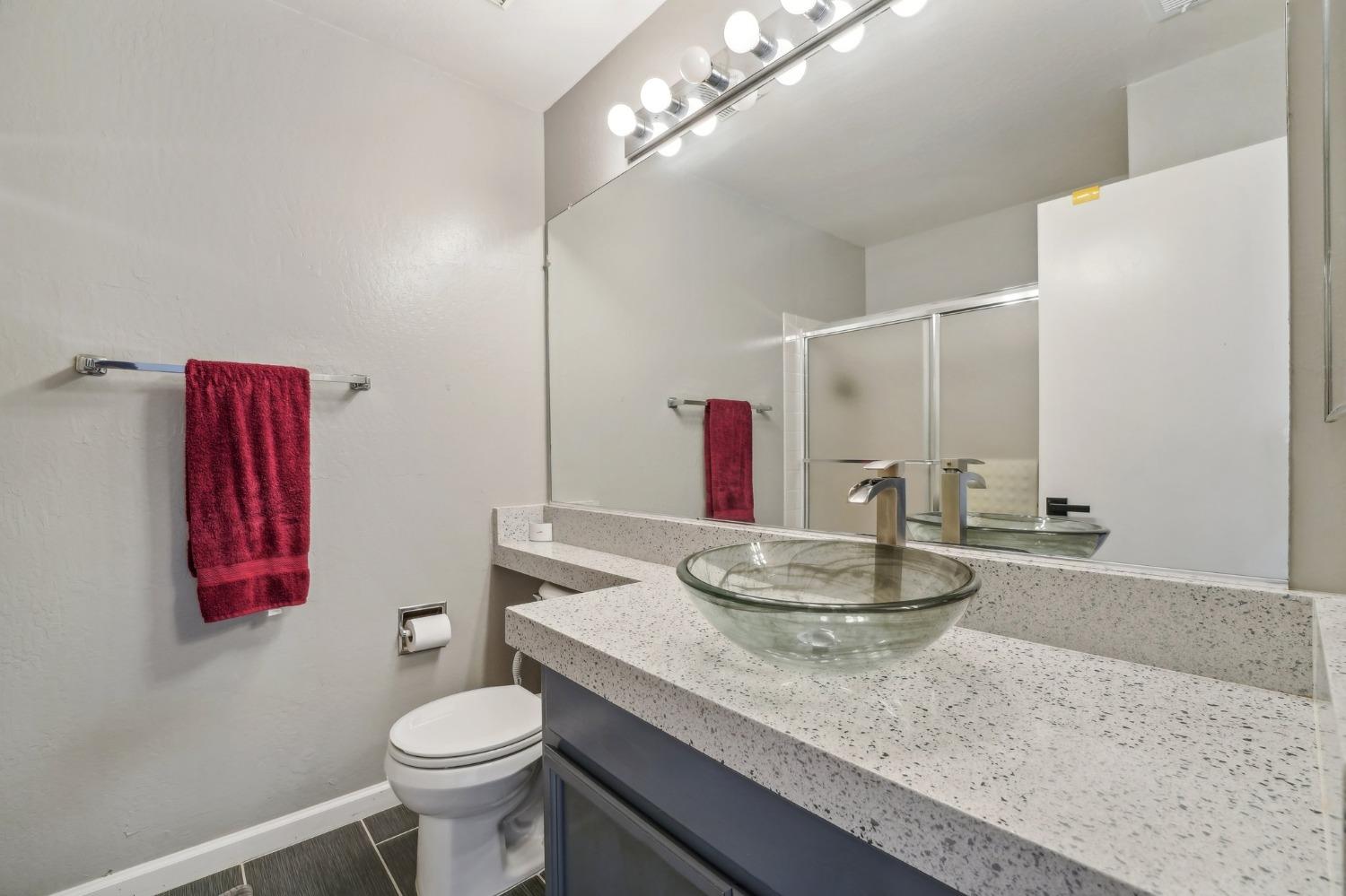 Detail Gallery Image 20 of 37 For 105 Glenbridge Ct, Pleasant Hill,  CA 94523 - 2 Beds | 2/1 Baths