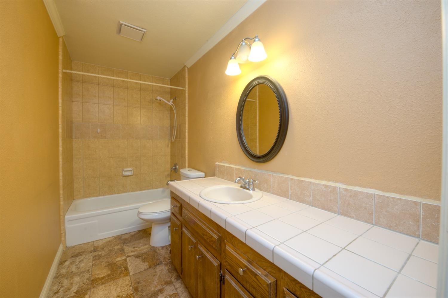 Detail Gallery Image 23 of 37 For 871 Siskiyou Ln, Manteca,  CA 95336 - 4 Beds | 2 Baths