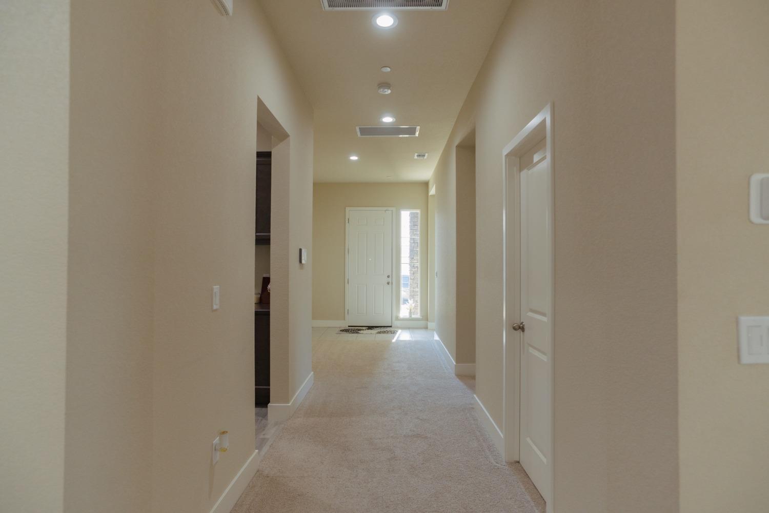 Detail Gallery Image 5 of 50 For 2374 Paramount Ln, Manteca,  CA 95337 - 3 Beds | 2/1 Baths