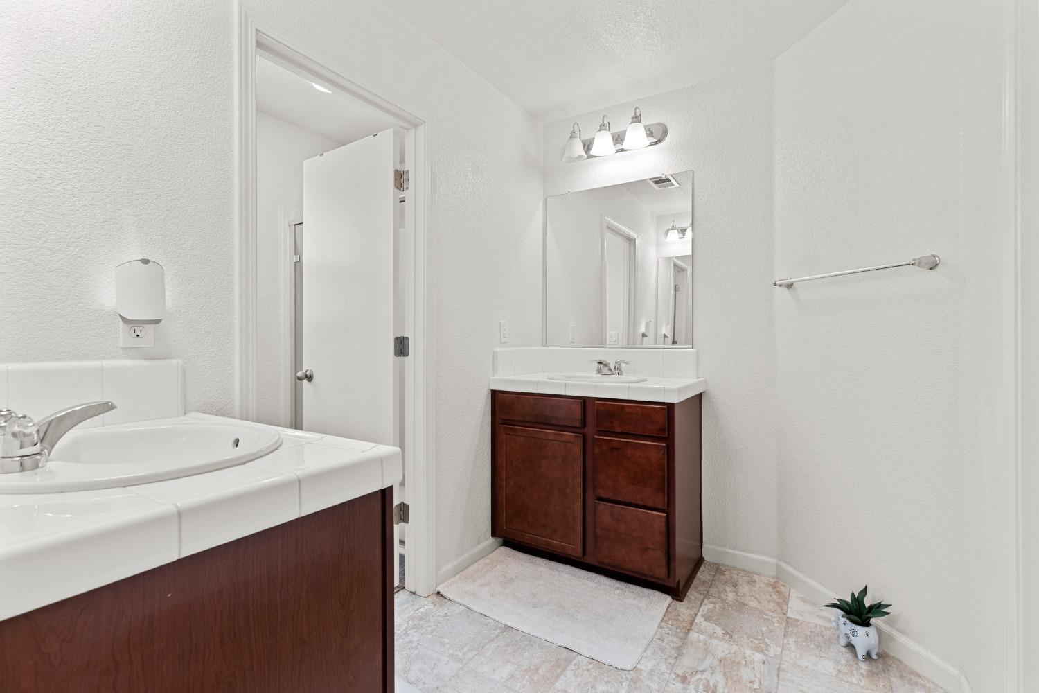 Detail Gallery Image 25 of 34 For 4410 Woodbine Dr, Stockton,  CA 95210 - 3 Beds | 2/1 Baths