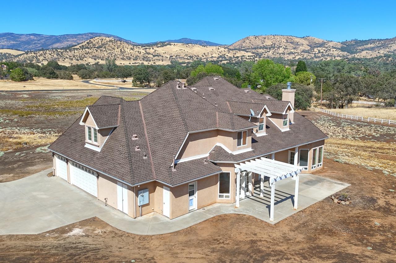 Detail Gallery Image 2 of 74 For 3022 Blue Oak Dr, Catheys Valley,  CA 95306 - 4 Beds | 3/1 Baths