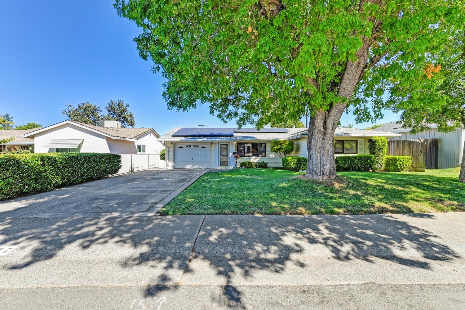 Detail Gallery Image 1 of 1 For 8027 Glen Briar Dr, Citrus Heights,  CA 95610 - 3 Beds | 1 Baths