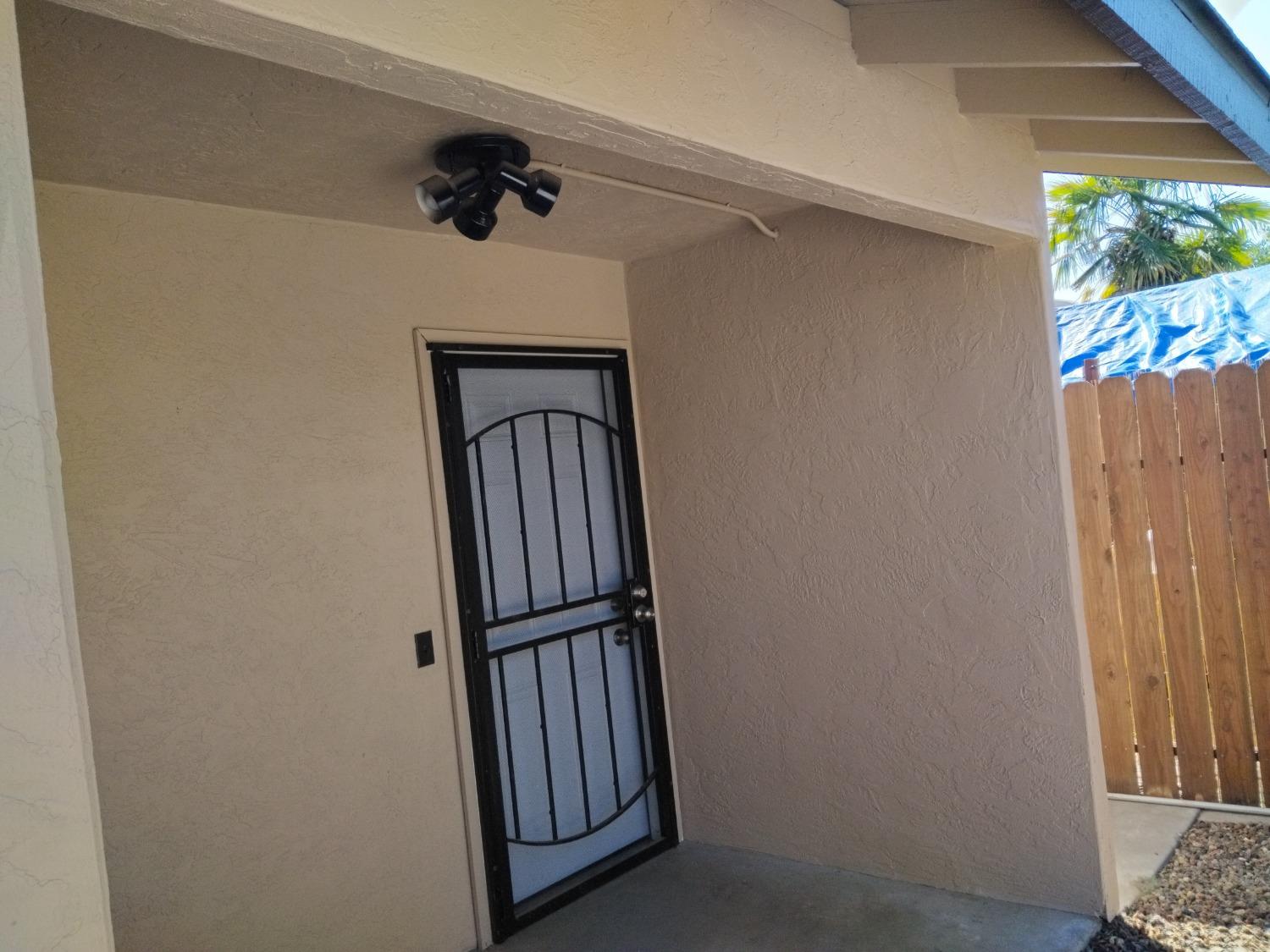 Detail Gallery Image 20 of 22 For 955 N Ebbetts Ave, Manteca,  CA 95337 - 3 Beds | 2/1 Baths