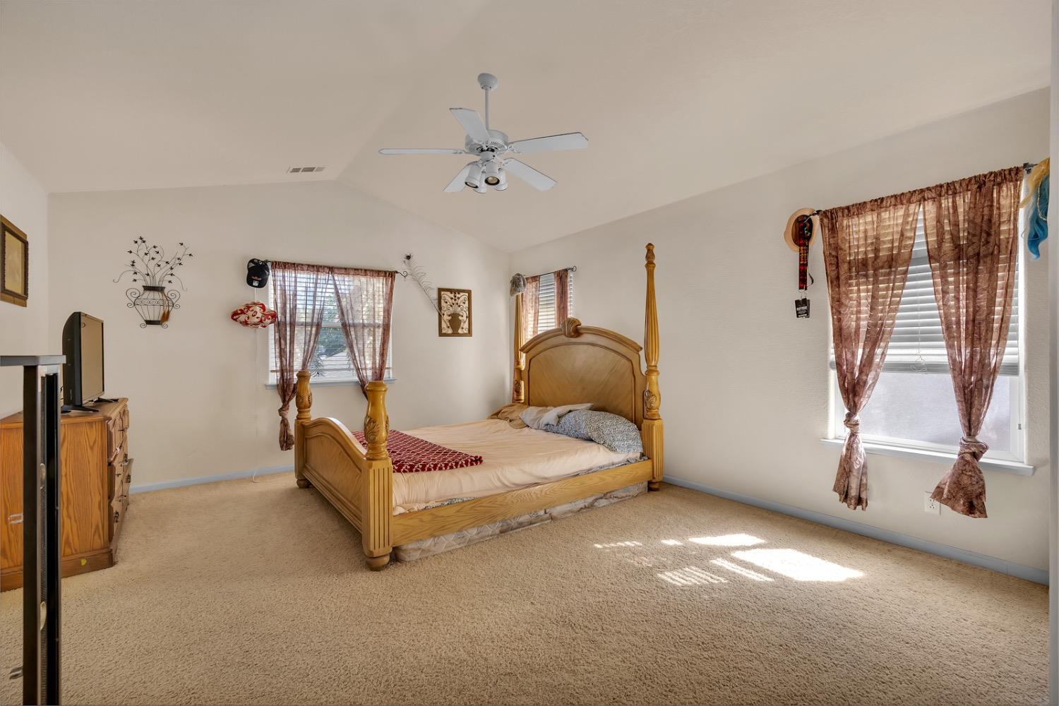 Detail Gallery Image 27 of 48 For 1818 De Anza Way, Los Banos,  CA 93635 - 4 Beds | 3/1 Baths