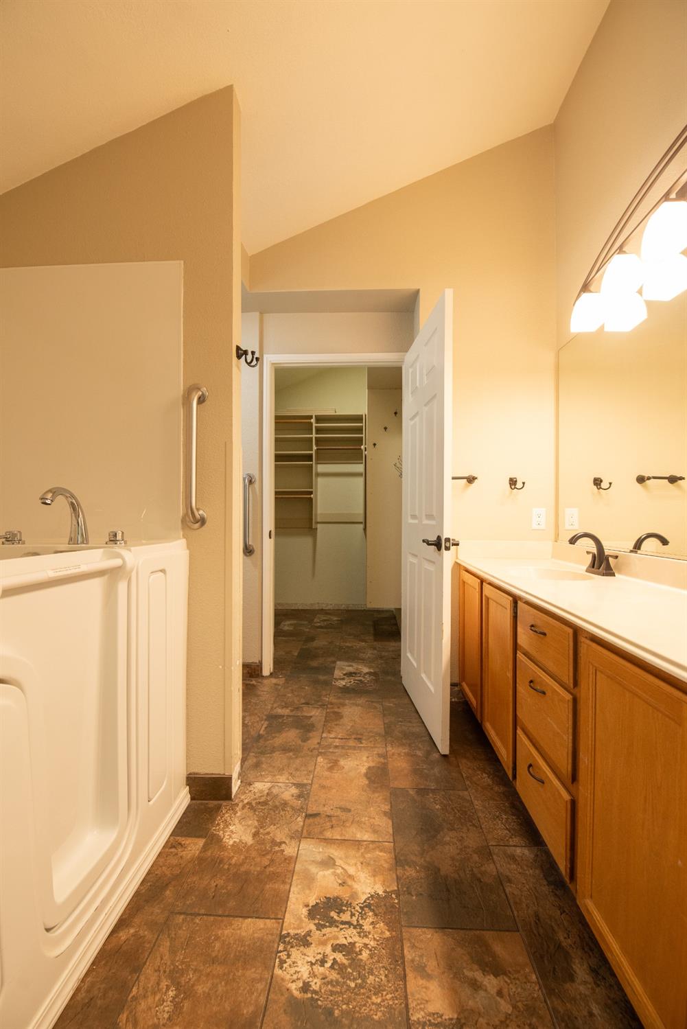 Detail Gallery Image 27 of 34 For 2152 Cobblestone Mnr, Modesto,  CA 95355 - 2 Beds | 2 Baths