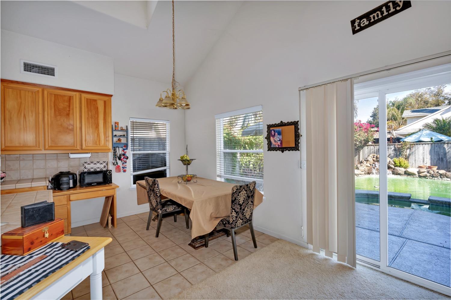 Detail Gallery Image 13 of 48 For 1818 De Anza Way, Los Banos,  CA 93635 - 4 Beds | 3/1 Baths