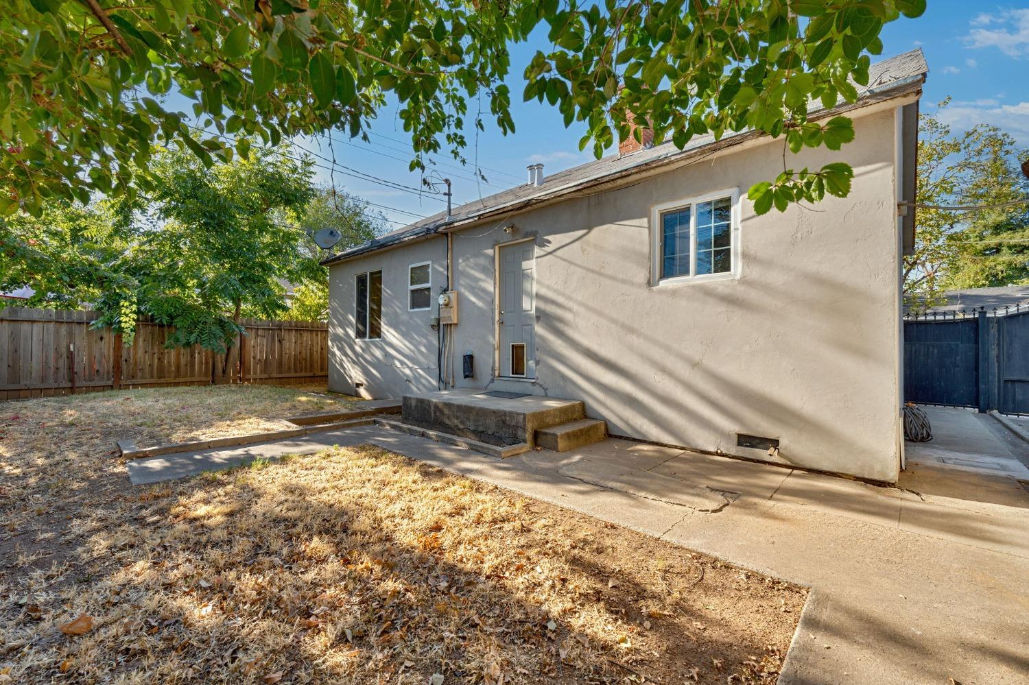 Detail Gallery Image 18 of 21 For 380 Barrette Ave, Sacramento,  CA 95815 - 2 Beds | 1 Baths