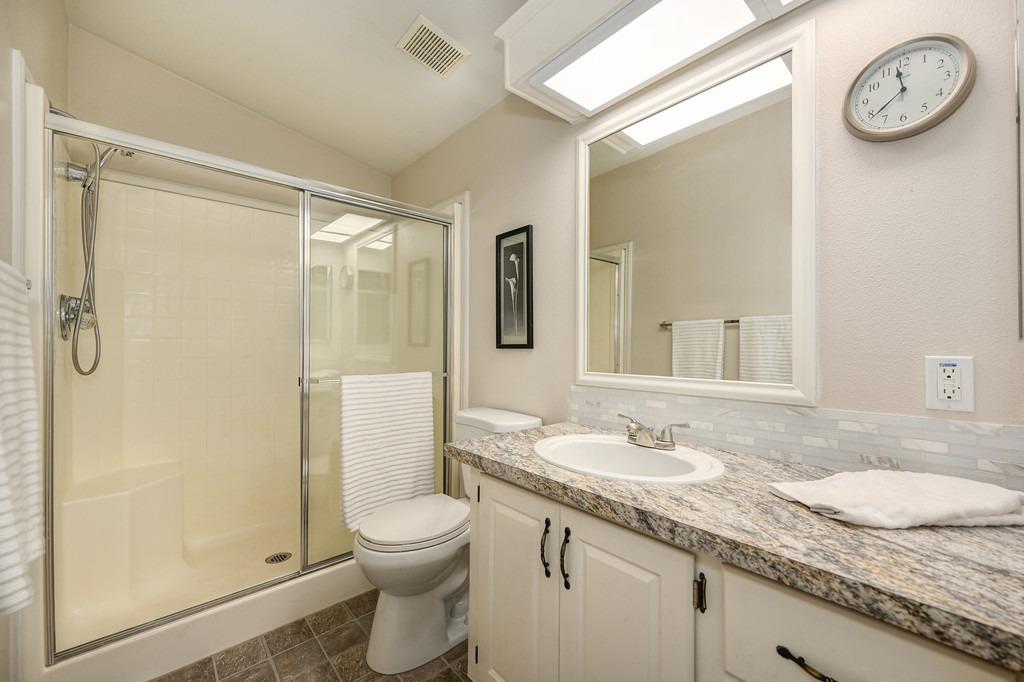 Detail Gallery Image 23 of 33 For 22 Shady Oaks Dr, Folsom,  CA 95630 - 2 Beds | 2 Baths