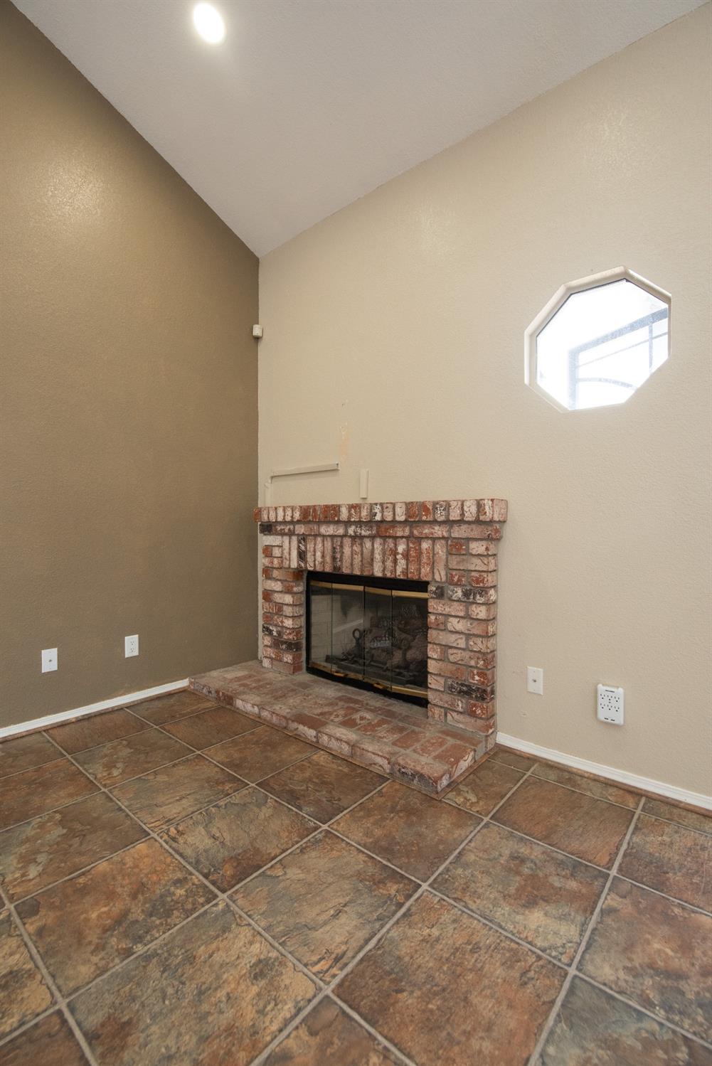 Detail Gallery Image 18 of 34 For 2152 Cobblestone Mnr, Modesto,  CA 95355 - 2 Beds | 2 Baths