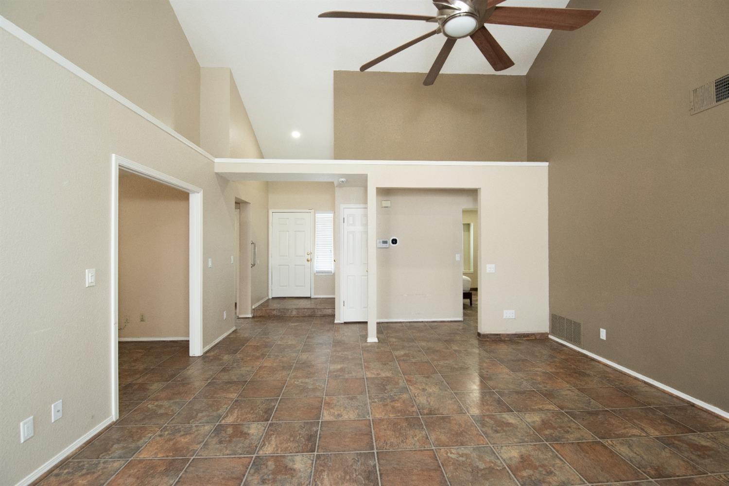 Detail Gallery Image 8 of 34 For 2152 Cobblestone Mnr, Modesto,  CA 95355 - 2 Beds | 2 Baths