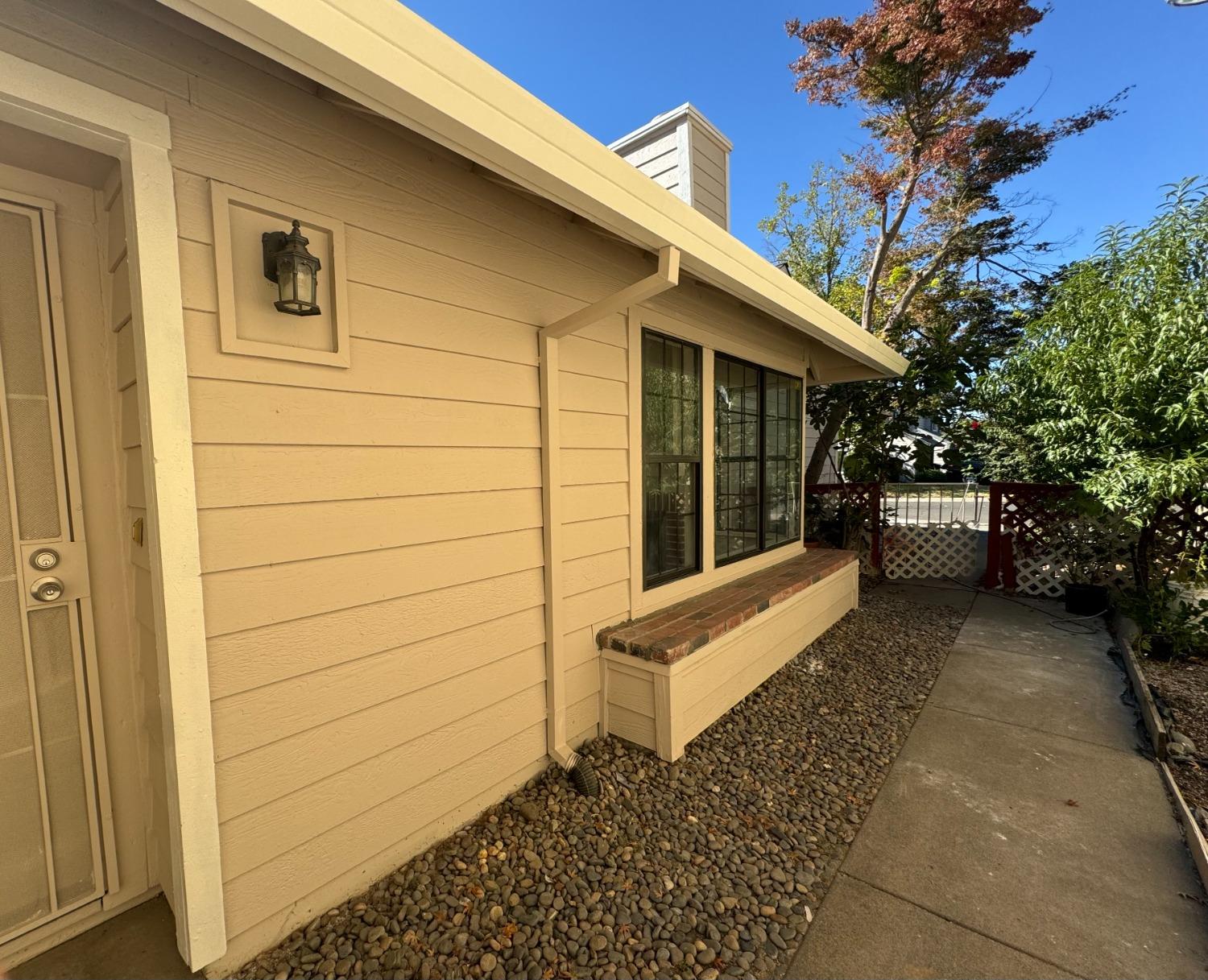 Detail Gallery Image 1 of 22 For 2263 Sandcastle Way, Sacramento,  CA 95833 - 2 Beds | 2 Baths