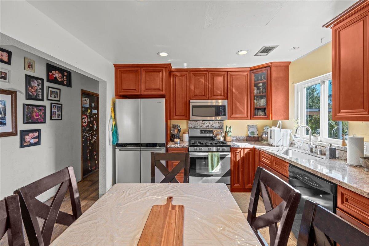 Elmo Court, Manteca, California image 11