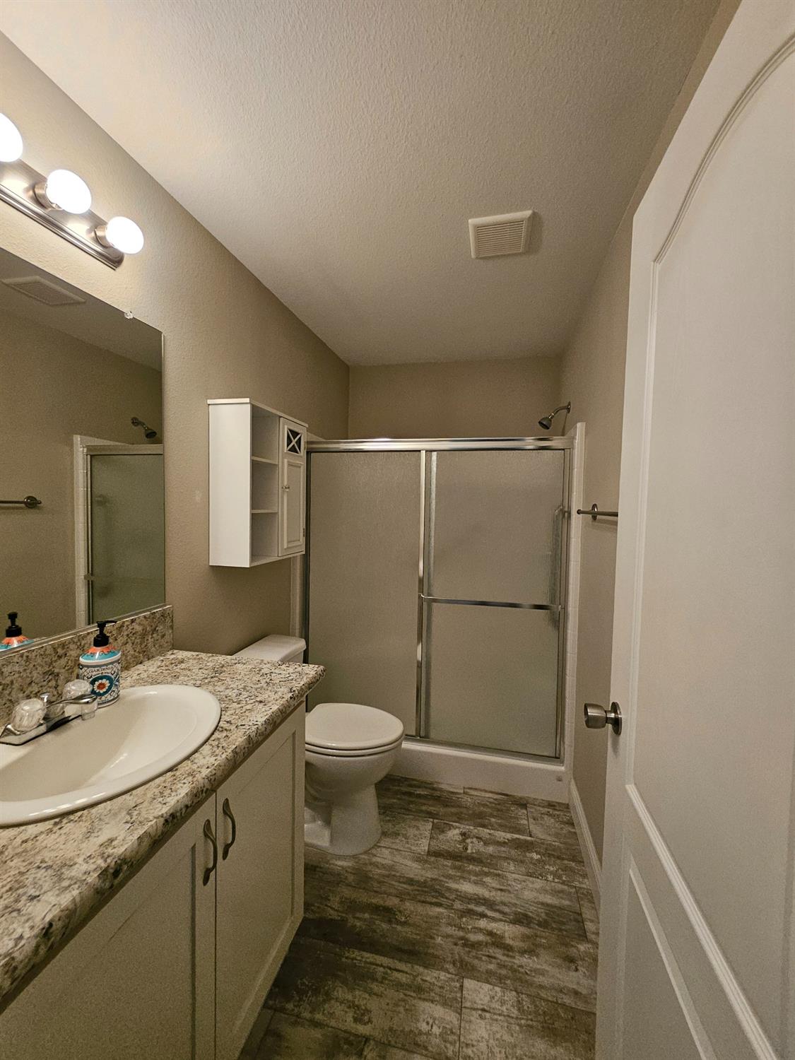 Detail Gallery Image 7 of 13 For 150 Pestana Ave 1, Manteca,  CA 95336 - 2 Beds | 1 Baths