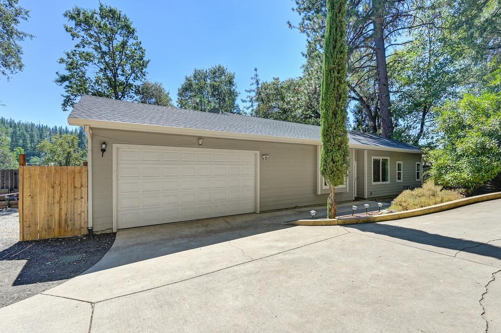 Detail Gallery Image 1 of 1 For 1320 Village Ln, Placerville,  CA 95667 - 3 Beds | 2 Baths