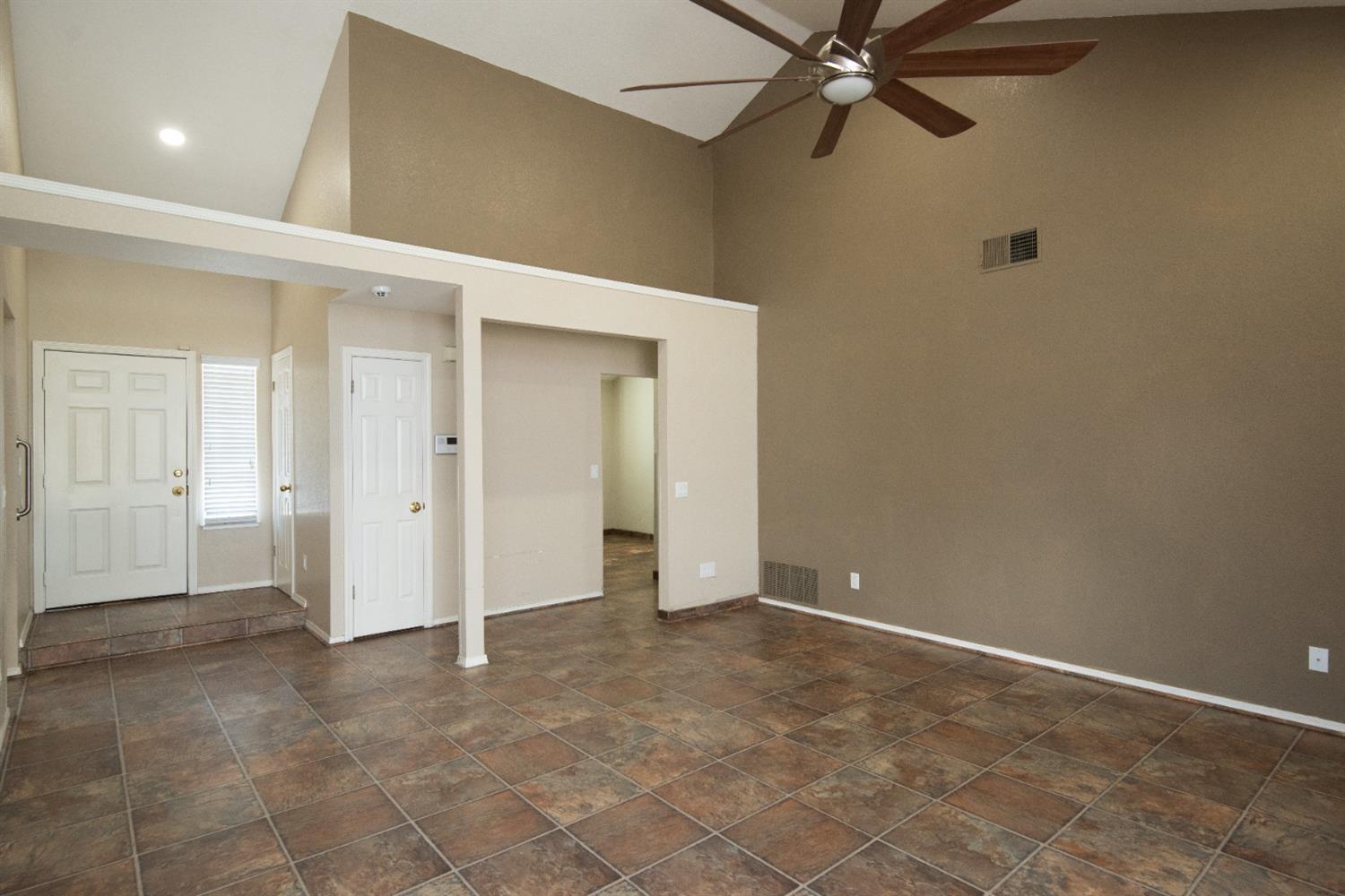 Detail Gallery Image 15 of 34 For 2152 Cobblestone Mnr, Modesto,  CA 95355 - 2 Beds | 2 Baths