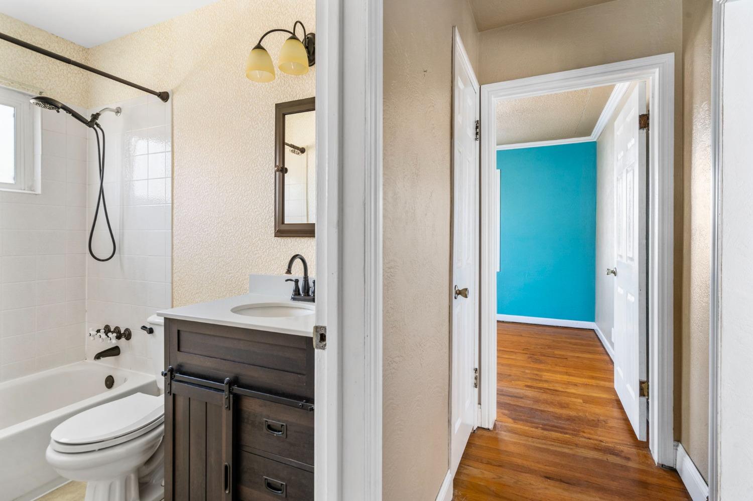 Detail Gallery Image 14 of 25 For 216 N Veach Ave, Manteca,  CA 95337 - 2 Beds | 1 Baths