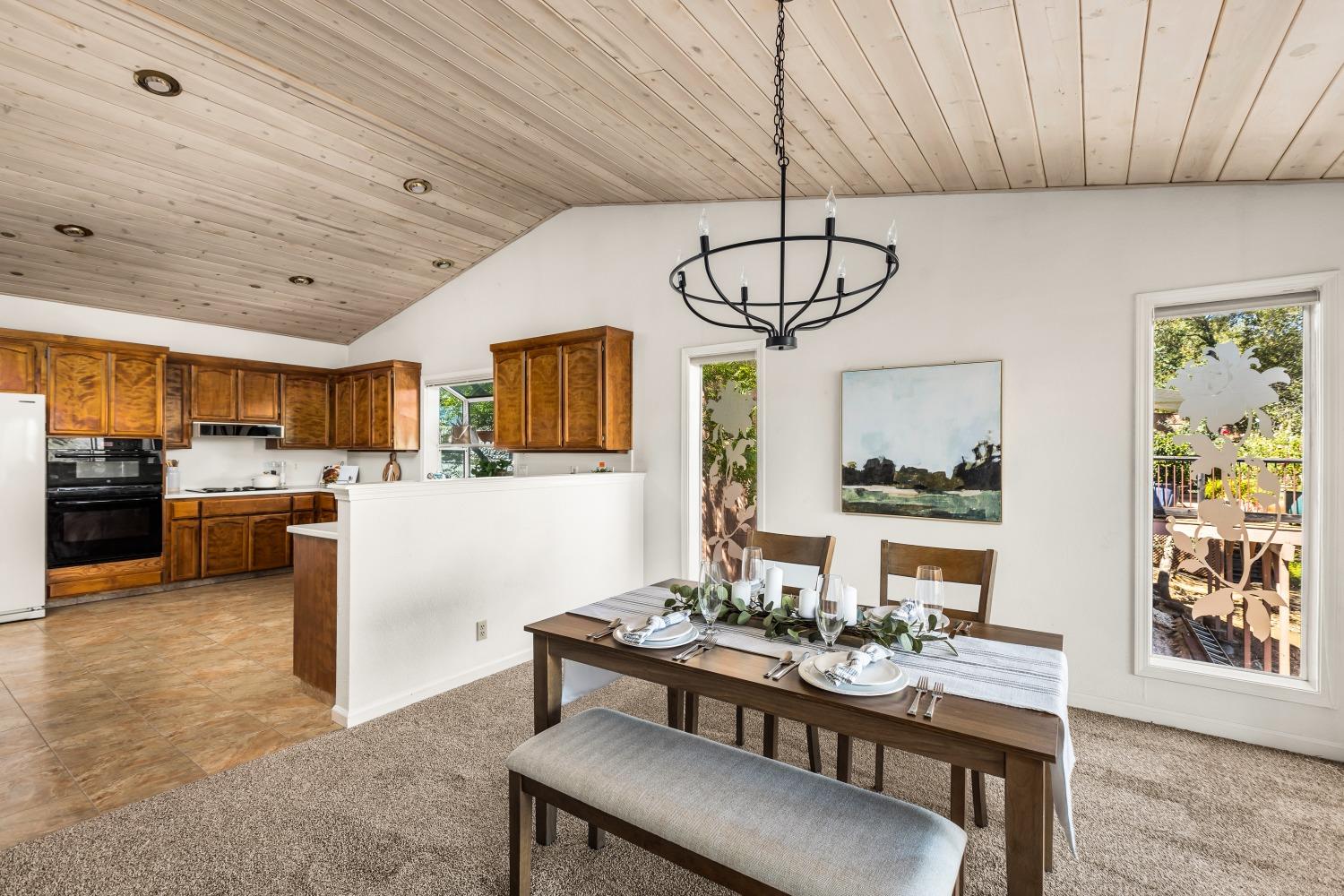 Detail Gallery Image 9 of 38 For 18278 Hummingbird Dr, Penn Valley,  CA 95946 - 3 Beds | 2 Baths