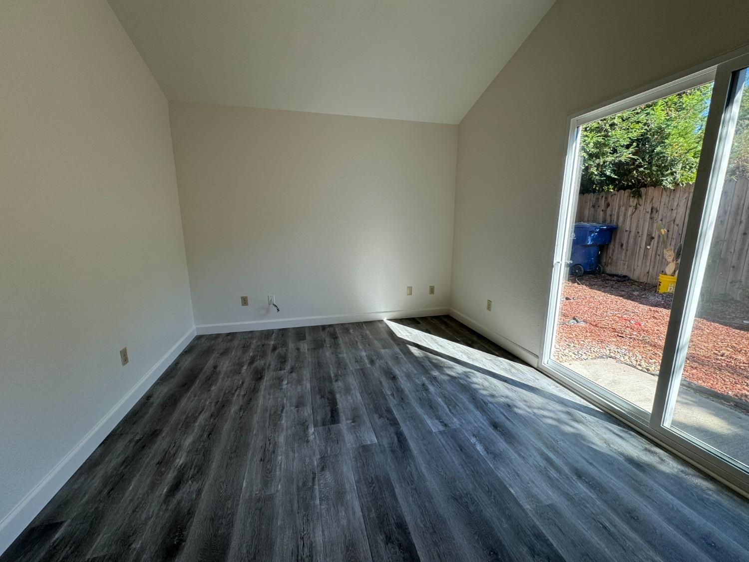 Detail Gallery Image 12 of 22 For 2263 Sandcastle Way, Sacramento,  CA 95833 - 2 Beds | 2 Baths