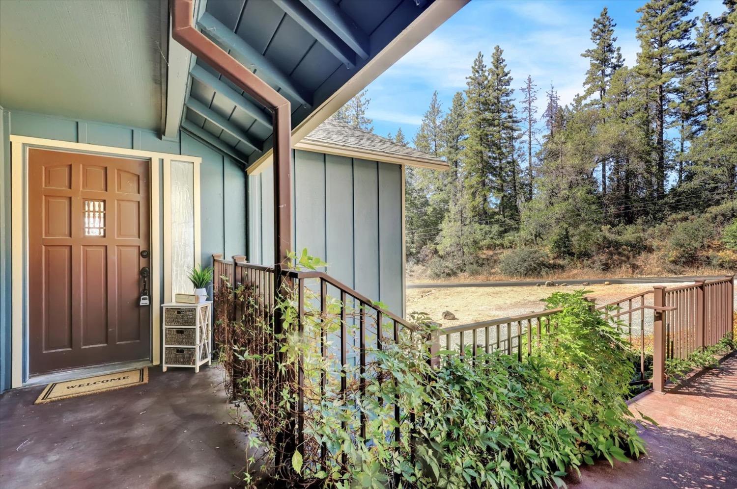 Detail Gallery Image 4 of 83 For 11269 E Bennett Rd, Grass Valley,  CA 95945 - 2 Beds | 2/2 Baths