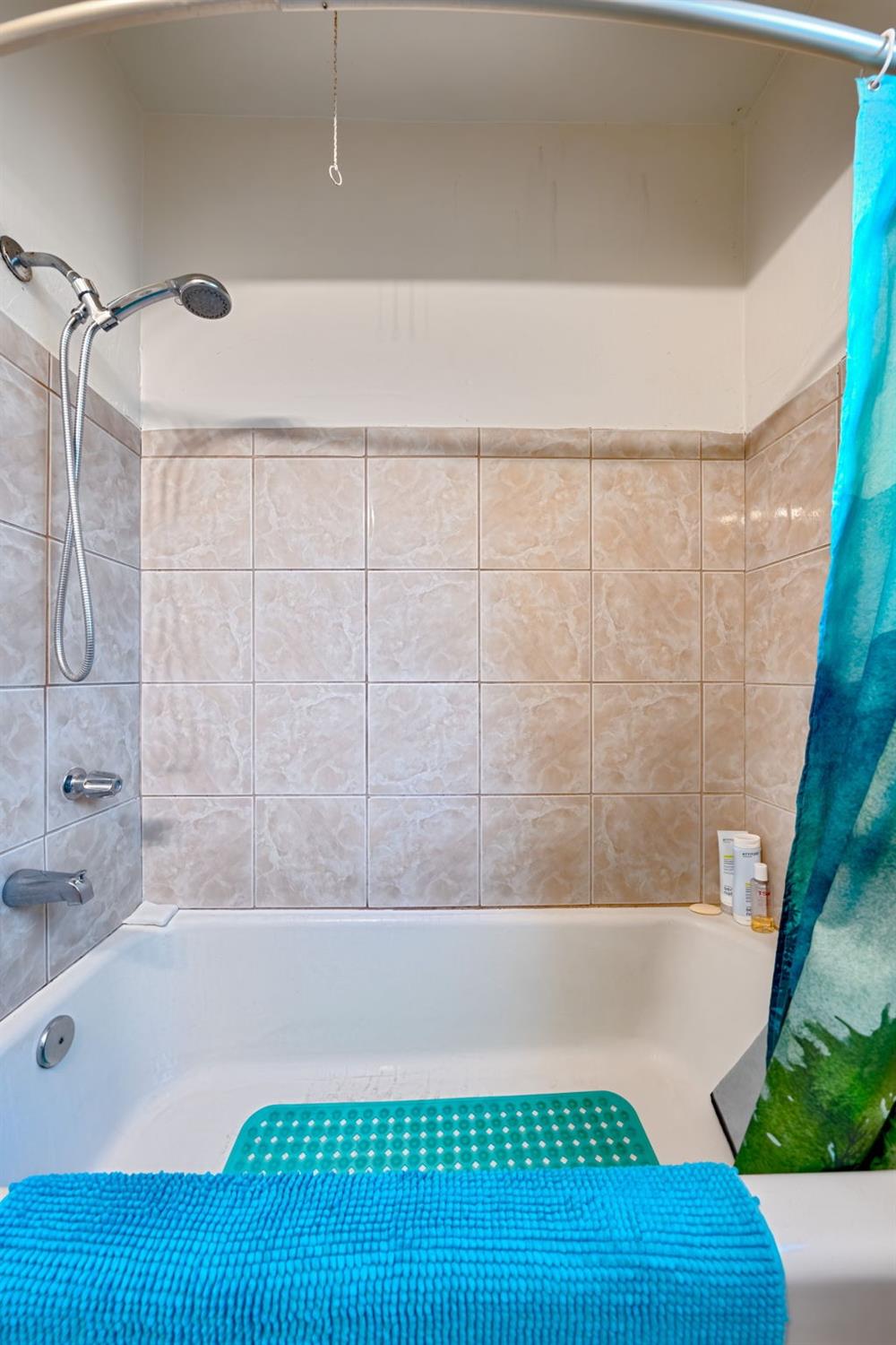 Detail Gallery Image 12 of 21 For 380 Barrette Ave, Sacramento,  CA 95815 - 2 Beds | 1 Baths