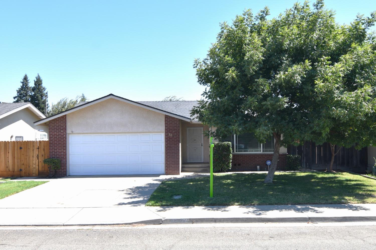 Detail Gallery Image 1 of 40 For 3040 Stern Way, Turlock,  CA 95382 - 3 Beds | 2 Baths