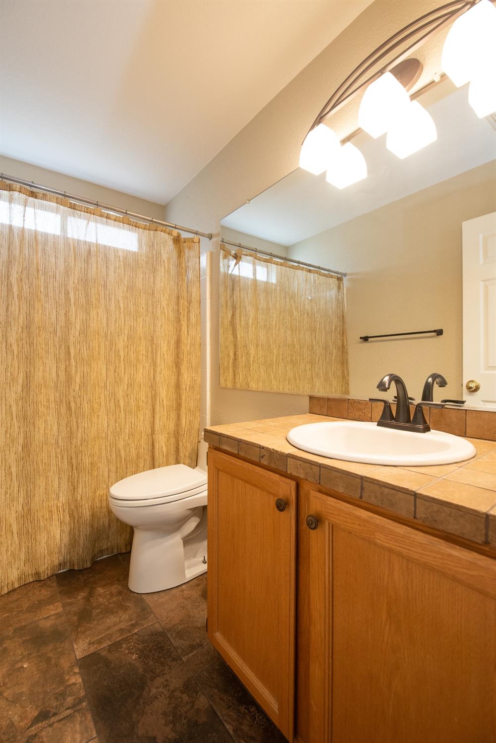 Detail Gallery Image 21 of 34 For 2152 Cobblestone Mnr, Modesto,  CA 95355 - 2 Beds | 2 Baths