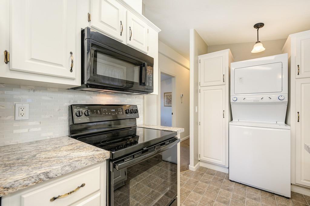 Detail Gallery Image 15 of 33 For 22 Shady Oaks Dr, Folsom,  CA 95630 - 2 Beds | 2 Baths