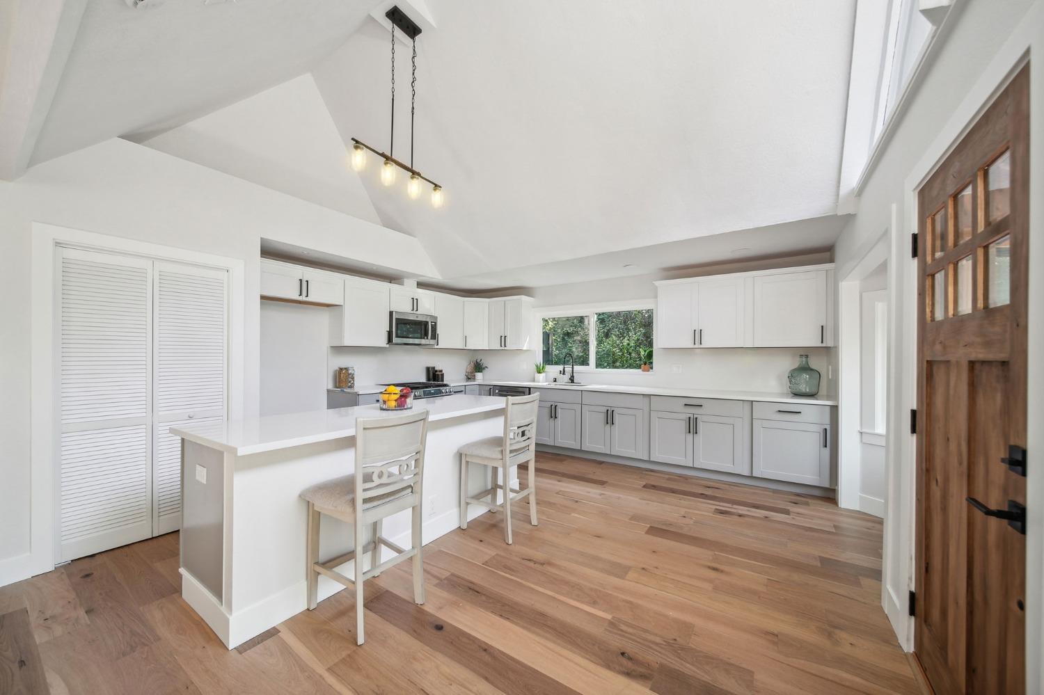 Detail Gallery Image 11 of 33 For 610 Nestora Ave, Aptos,  CA 95003 - 3 Beds | 2 Baths