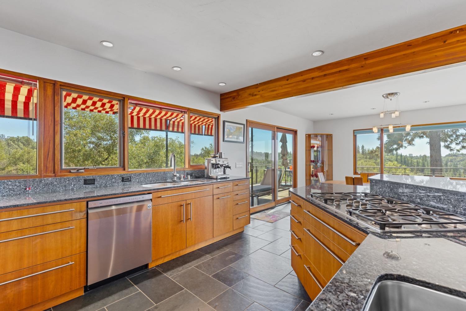 Detail Gallery Image 16 of 99 For 20506 Adamson Dr, Grass Valley,  CA 95949 - 3 Beds | 2 Baths