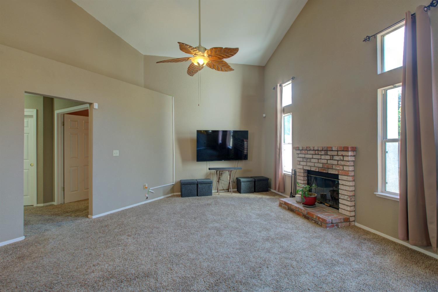 Detail Gallery Image 19 of 41 For 715 Foothill St, Los Banos,  CA 93635 - 3 Beds | 2 Baths