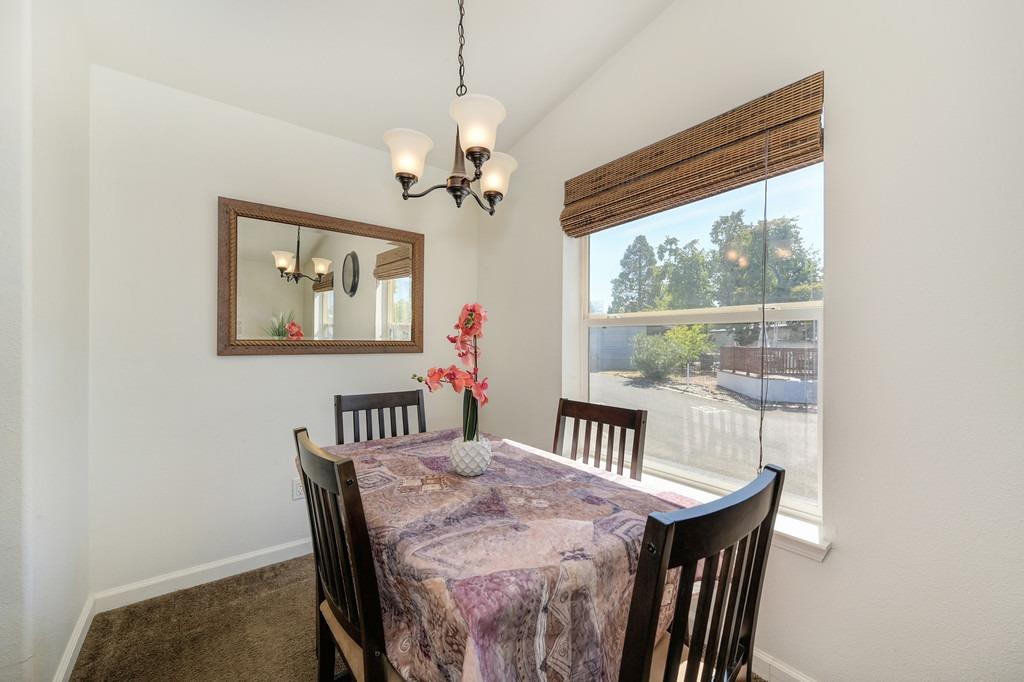 Detail Gallery Image 12 of 33 For 22 Shady Oaks Dr, Folsom,  CA 95630 - 2 Beds | 2 Baths