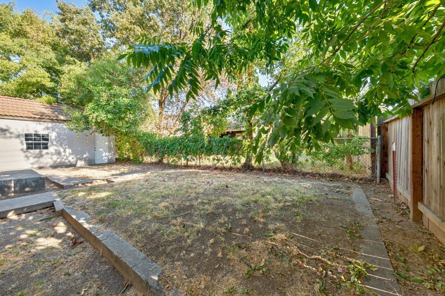 Detail Gallery Image 21 of 21 For 380 Barrette Ave, Sacramento,  CA 95815 - 2 Beds | 1 Baths