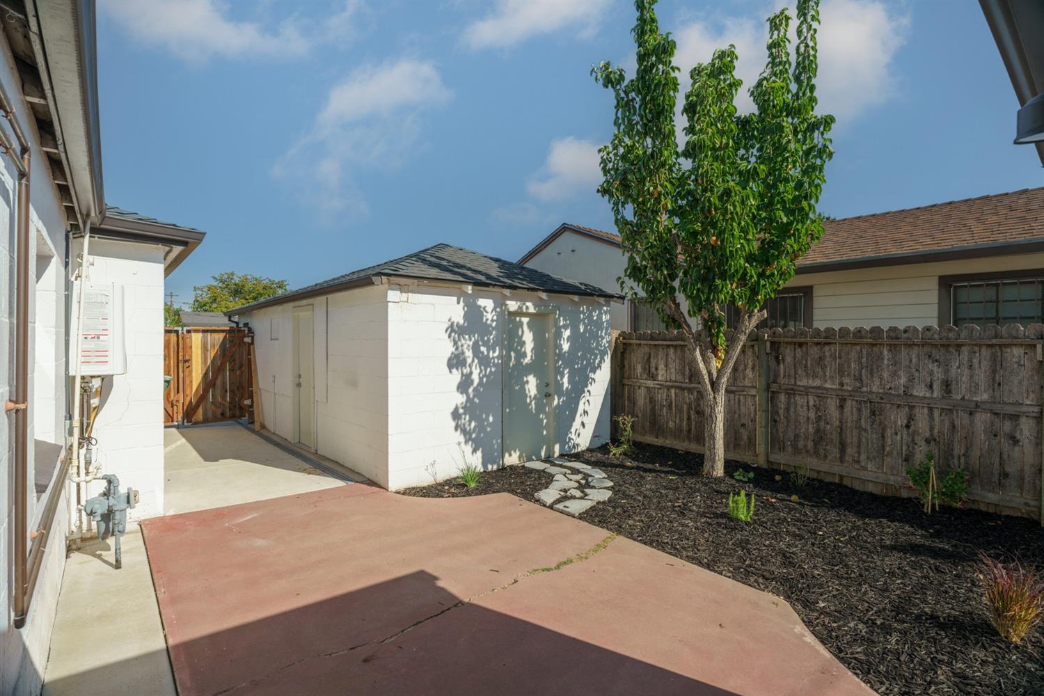 Detail Gallery Image 33 of 34 For 5528 11th Ave, Sacramento,  CA 95820 - 3 Beds | 2 Baths