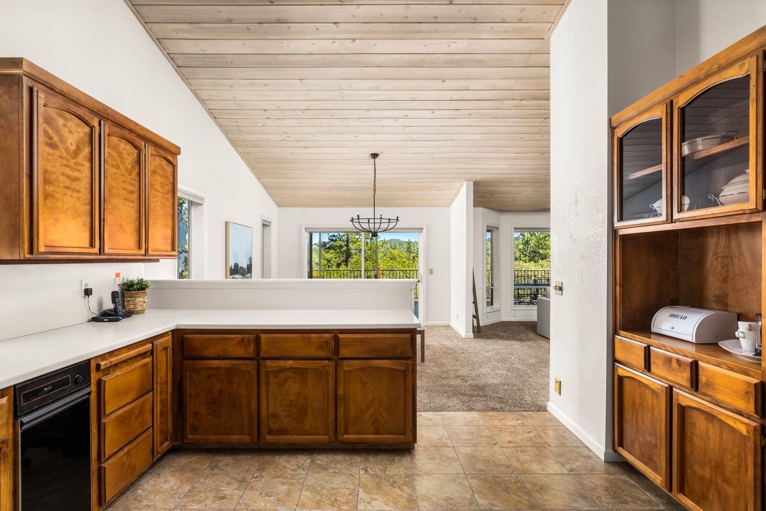 Detail Gallery Image 14 of 38 For 18278 Hummingbird Dr, Penn Valley,  CA 95946 - 3 Beds | 2 Baths