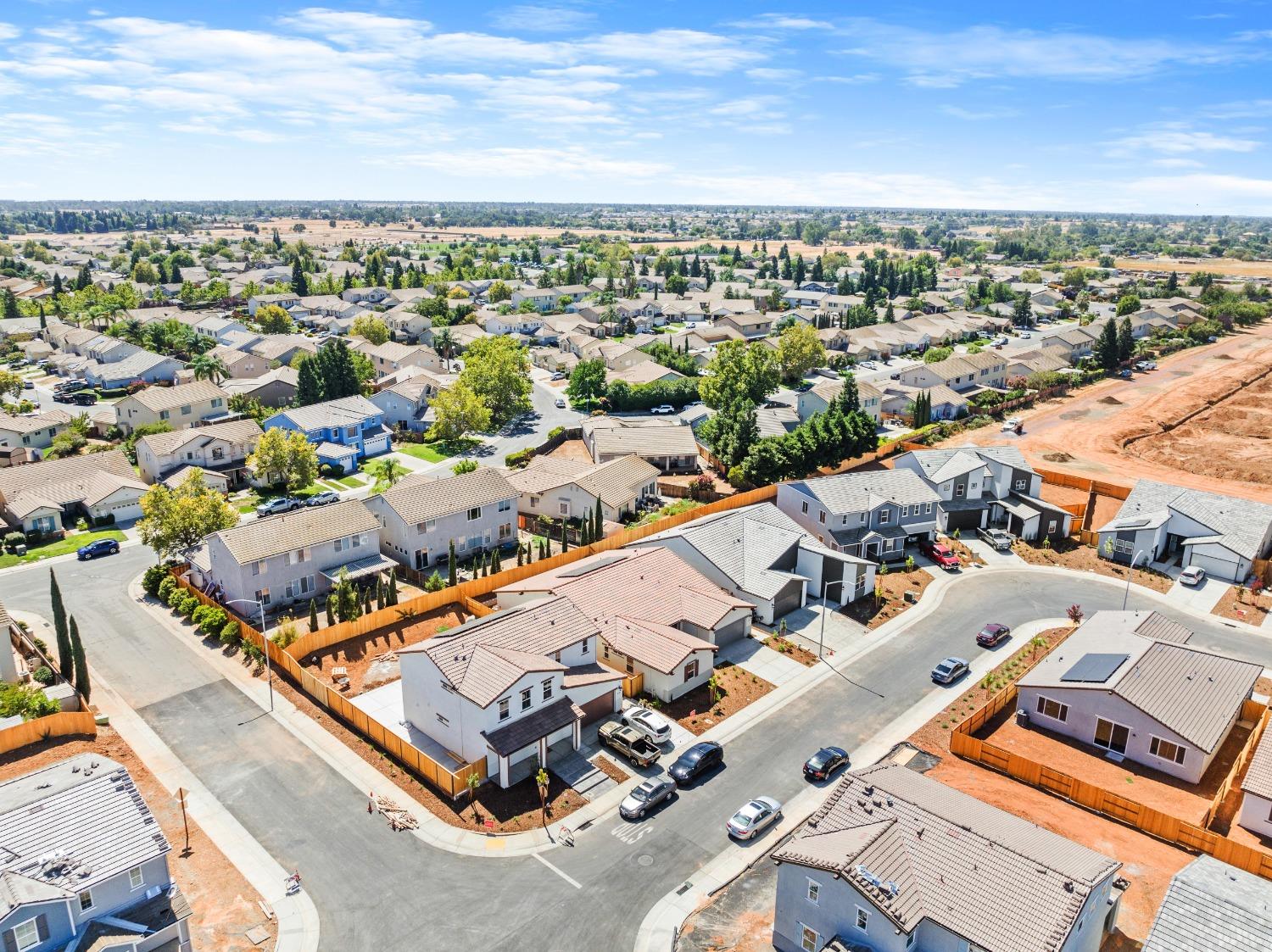 Detail Gallery Image 70 of 70 For 10040 Lake Almanor Cir, Sacramento,  CA 95829 - 4 Beds | 4 Baths