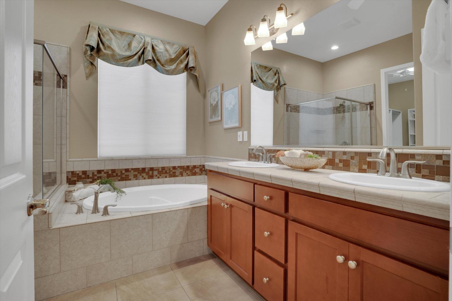 Detail Gallery Image 30 of 50 For 2554 Sugar Creek, Manteca,  CA 95336 - 3 Beds | 2/1 Baths