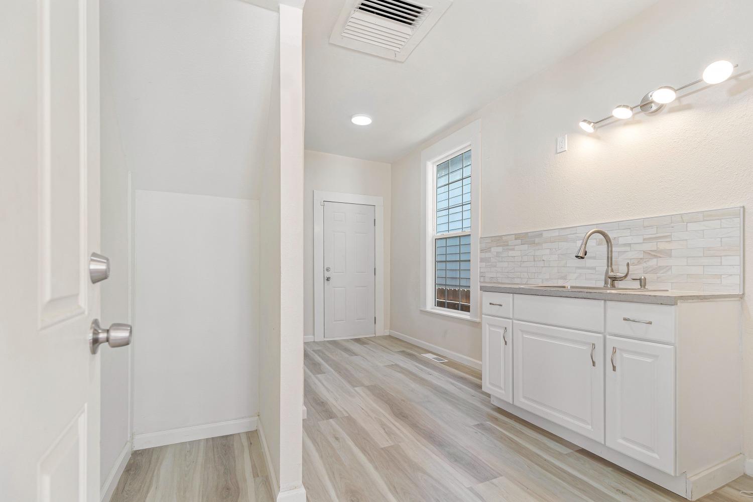 Detail Gallery Image 24 of 35 For 205 W Magnolia, Stockton,  CA 95203 - 3 Beds | 2 Baths