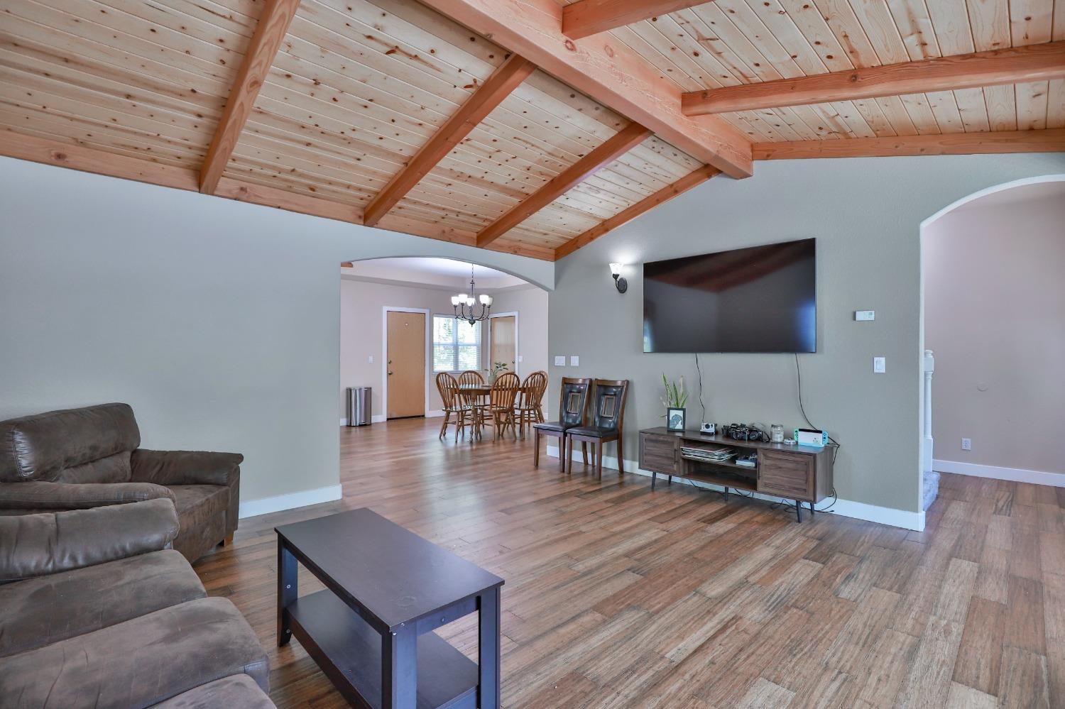 Detail Gallery Image 11 of 33 For 3099 Degolia St, Placerville,  CA 95667 - 3 Beds | 2/1 Baths