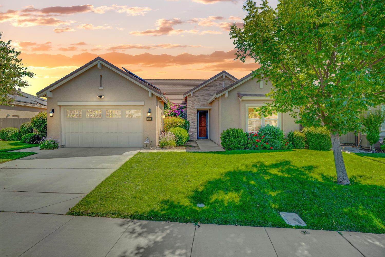 Detail Gallery Image 1 of 50 For 2554 Sugar Creek, Manteca,  CA 95336 - 3 Beds | 2/1 Baths